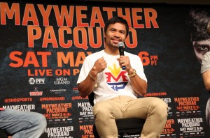 Pacquiao_reporters_150428_002a